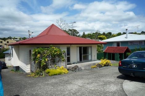 Photo of property in 71 Kemp Road, Massey, Auckland, 0614