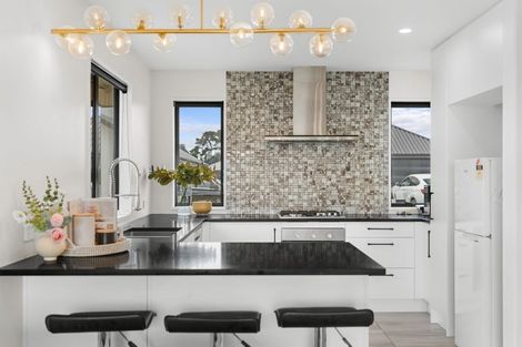 Photo of property in 6 Olearia Lane, Halswell, Christchurch, 8025