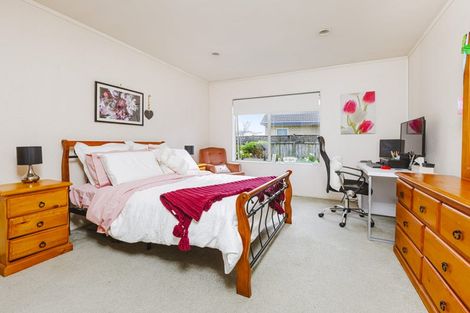 Photo of property in 15 Sheriff Place, Randwick Park, Auckland, 2105