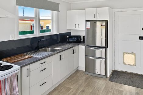 Photo of property in 15 Pratt Avenue, Foxton Beach, Foxton, 4815