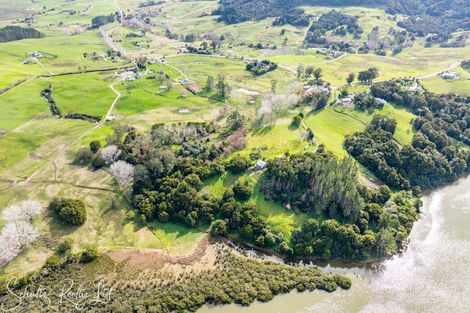 Photo of property in 227 Mountain Road, Maungaturoto, 0587