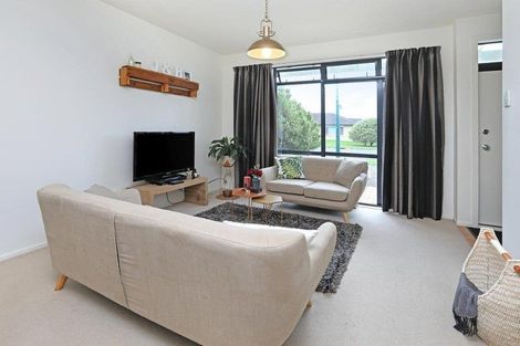 Photo of property in 13/2 Armoy Drive, East Tamaki, Auckland, 2016