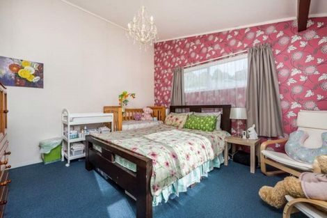 Photo of property in 8 Arde Place, Massey, Auckland, 0614