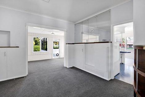 Photo of property in 14 Dives Avenue, Hawera, 4610