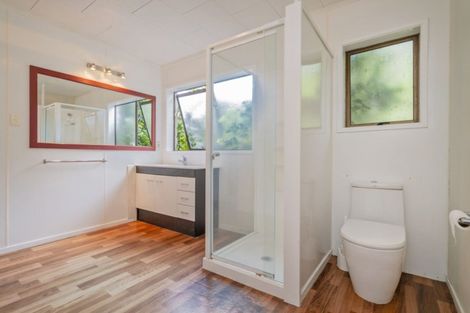 Photo of property in 4 Pohutukawa Grove, Whitianga, 3510