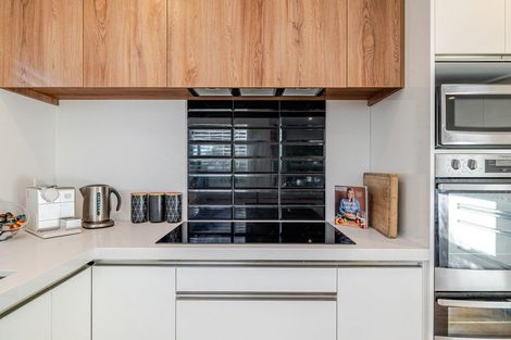 Photo of property in 2a Alton Place, Hokowhitu, Palmerston North, 4410