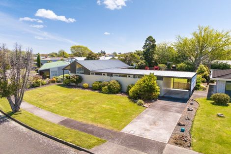 Photo of property in 17 Opawa Place, Terrace End, Palmerston North, 4410