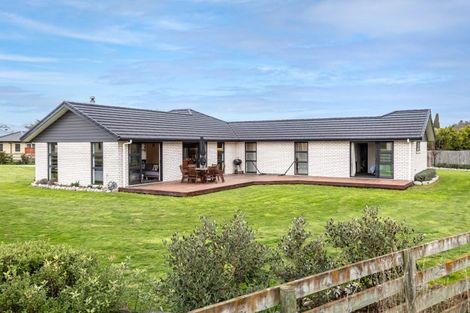 Photo of property in 474c High Street South, Carterton, 5713