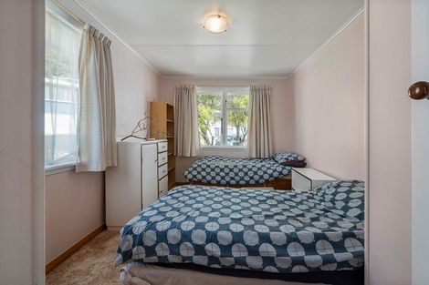 Photo of property in 77 Milton Terrace, Picton, 7220