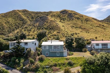 Photo of property in 5 Ben Avon Grove, Cape Palliser, Pirinoa, 5772