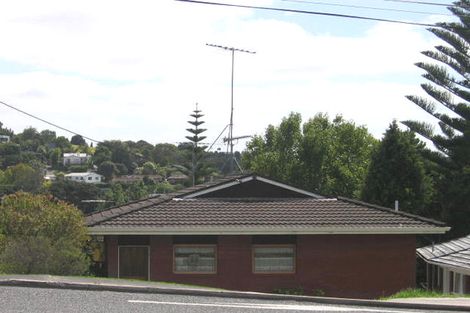 Photo of property in 2/371 Wairau Road, Totara Vale, Auckland, 0629