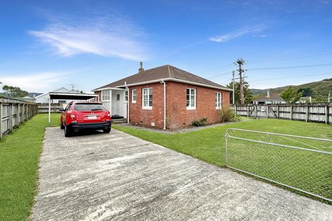 Photo of property in 68 Seddon Street, Naenae, Lower Hutt, 5011
