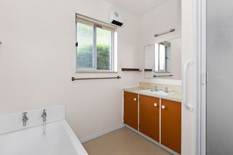 Photo of property in 2/24 Oxford Street, Taradale, Napier, 4112