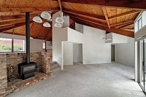 Photo of property in 100 Chelsea View Drive, Chatswood, Auckland, 0626