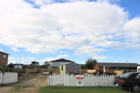 Photo of property in 13 Hartley Street, Foxton Beach, Foxton, 4815