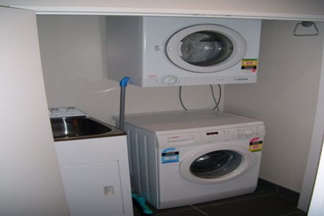 Photo of property in Patent 326 Apartments, 207s/326 Evans Bay Parade, Hataitai, Wellington, 6021