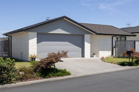 Photo of property in Waterview Estate, 11/4 Greystone Place, Omokoroa, 3114