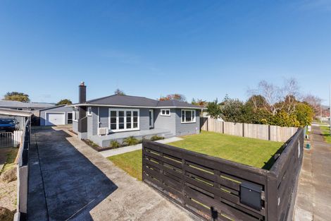 Photo of property in 12 Galway Avenue, Hokowhitu, Palmerston North, 4410