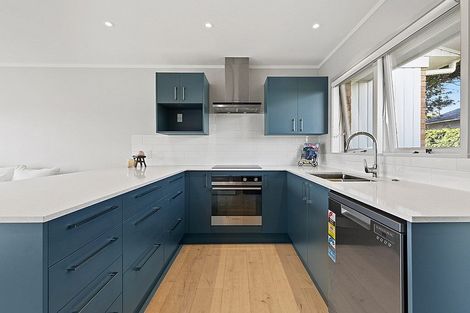 Photo of property in 2/5 Otakau Road, Milford, Auckland, 0620