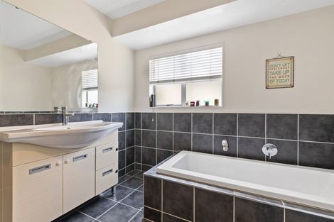 Photo of property in 6 Greenway Rise, Gulf Harbour, Whangaparaoa, 0930