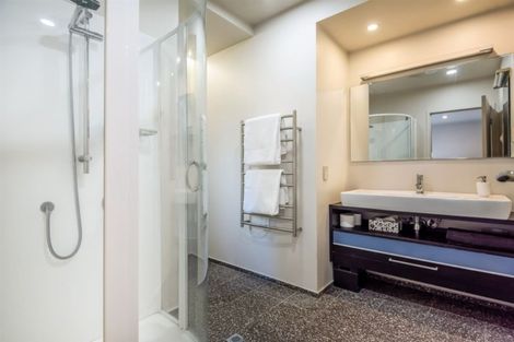 Photo of property in 42 Ravenwood Drive, Forrest Hill, Auckland, 0620