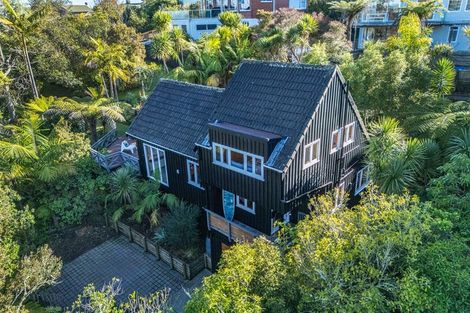 Photo of property in 27 Rosecamp Road, Beach Haven, Auckland, 0626