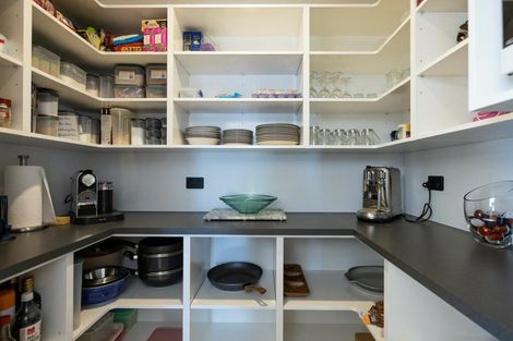 Photo of property in 32 Te Piriti Road, One Tree Point, 0118