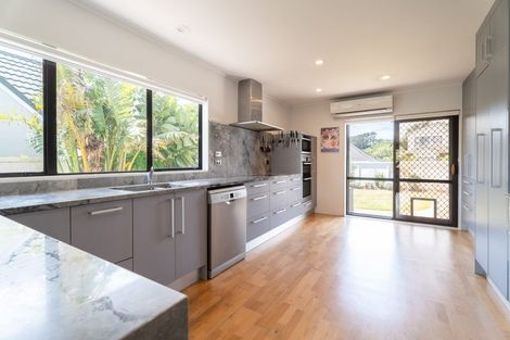 Photo of property in 14 Ronald Woolf Place, Churton Park, Wellington, 6037