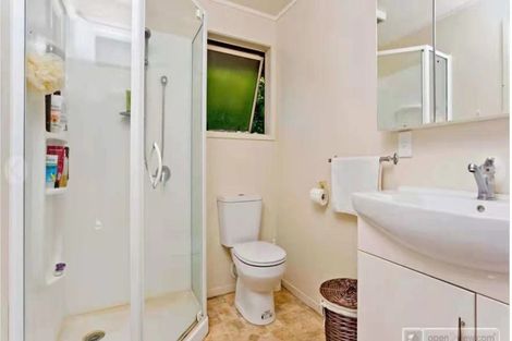 Photo of property in 17 Hollyhock Place, Browns Bay, Auckland, 0630