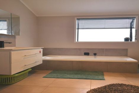 Photo of property in 12 Leven Lane, Totara Heights, Auckland, 2105