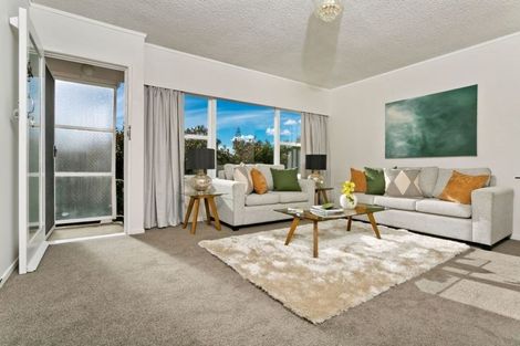 Photo of property in 2/31 Beatrice Avenue, Hillcrest, Auckland, 0627