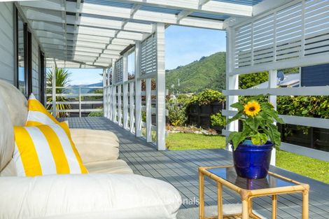 Photo of property in 2/23 Roband Crescent, Brown Owl, Upper Hutt, 5018