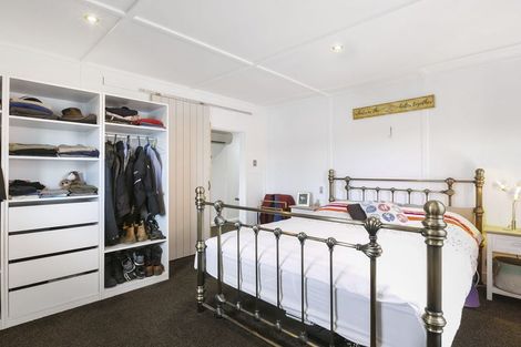 Photo of property in 25 Adderley Terrace, Ravensbourne, Dunedin, 9022