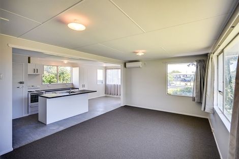 Photo of property in 32 Cortes Crescent, Flaxmere, Hastings, 4120