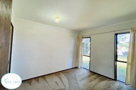 Photo of property in 11 Walter Strevens Drive, Conifer Grove, Takanini, 2112