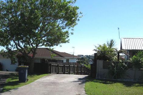 Photo of property in 19 Pahi Place, West Harbour, Auckland, 0618