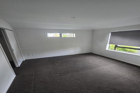 Photo of property in 3/36 John Jennings Drive, Oteha, Auckland, 0632
