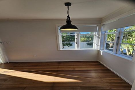 Photo of property in 2a Rewa Street, New Lynn, Auckland, 0600