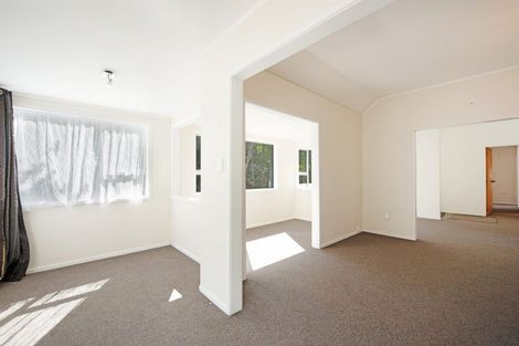 Photo of property in 12 Cambrian Street, Churton Park, Wellington, 6037
