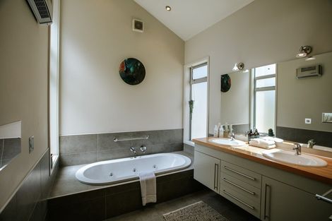 Photo of property in 19 Faulks Terrace, Wanaka, 9305