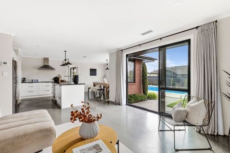 Photo of property in 15 Moemoea Place, Cambridge, 3434