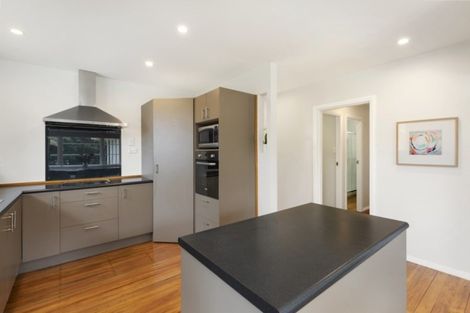 Photo of property in 46 Poto Road, Normandale, Lower Hutt, 5010