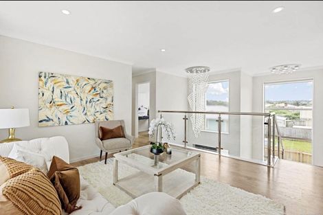 Photo of property in 8 Harrington Road, Henderson, Auckland, 0610