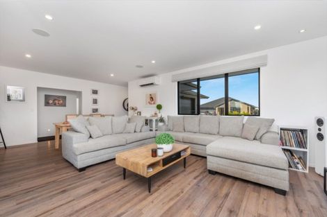 Photo of property in 23 Ladeira Place, Fitzroy, Hamilton, 3206