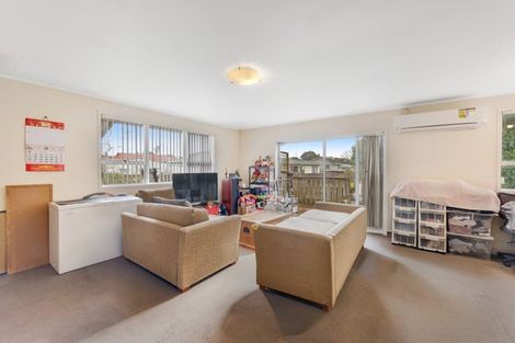 Photo of property in 11 Tangelo Place, Bucklands Beach, Auckland, 2012