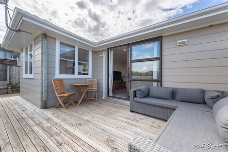 Photo of property in 11 Penguin Grove, Waitangirua, Porirua, 5024