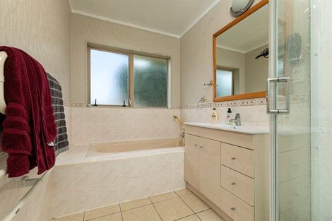 Photo of property in 33 Gala Place, Henderson, Auckland, 0612