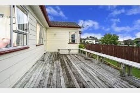 Photo of property in 37 Meadowood Drive, Unsworth Heights, Auckland, 0632