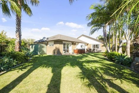 Photo of property in 4 Delmont Close, East Tamaki Heights, Auckland, 2016