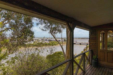 Photo of property in 7 Cannon Hill Crescent, Mount Pleasant, Christchurch, 8081